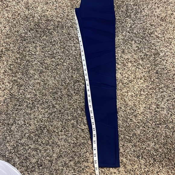 Lululemon leggings size 4 - Picture 8 of 9
